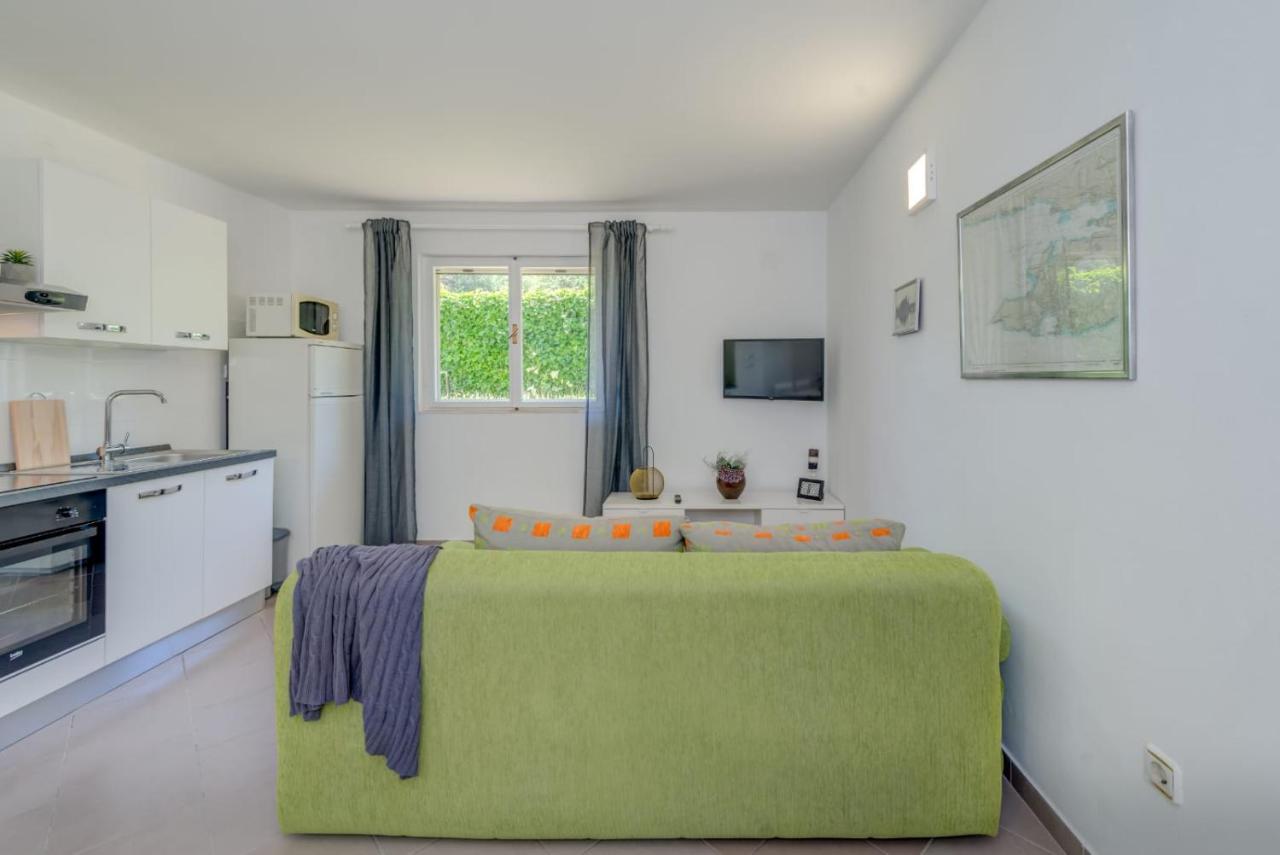 Holiday Home Kalinic Слатине Екстер'єр фото