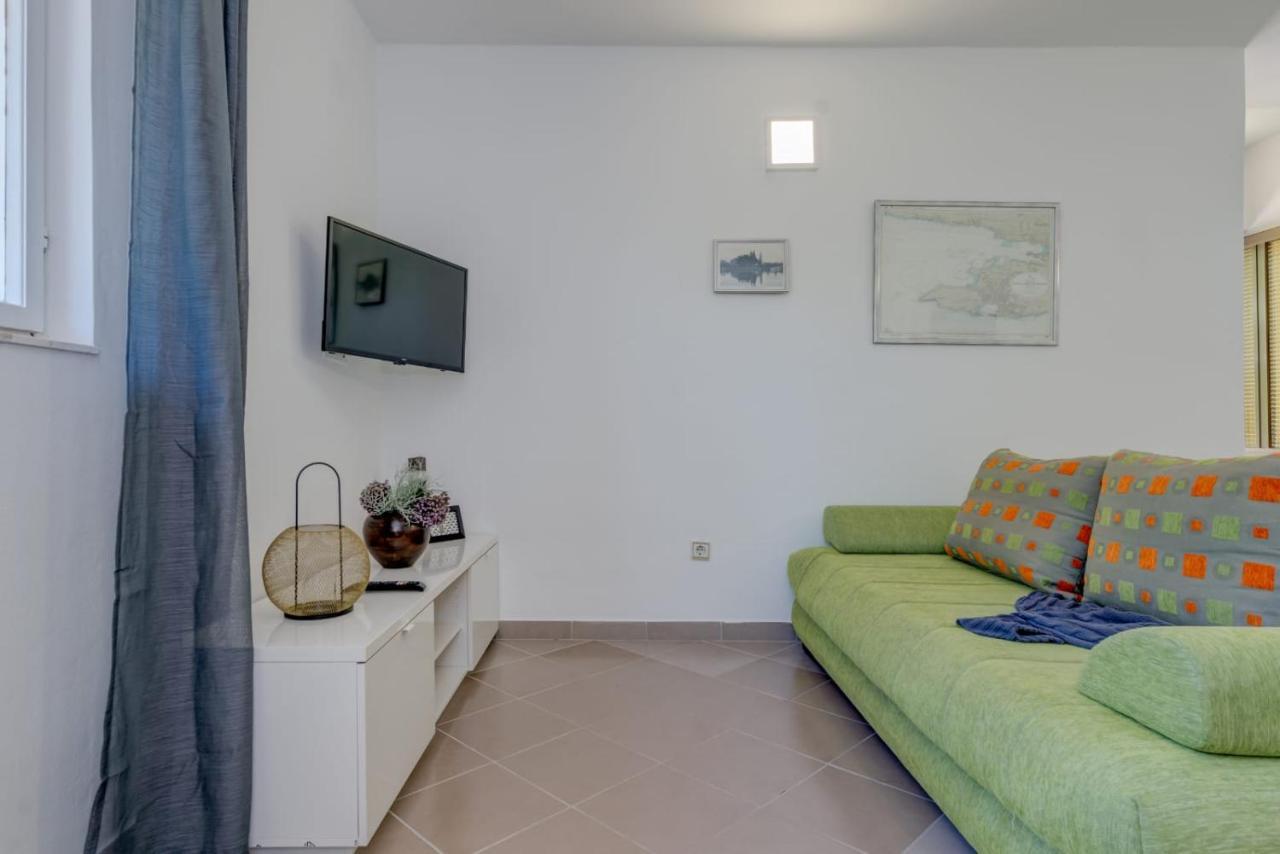 Holiday Home Kalinic Слатине Екстер'єр фото