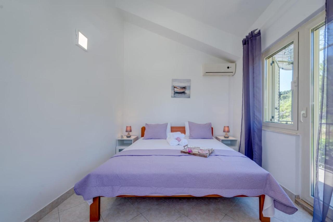 Holiday Home Kalinic Слатине Екстер'єр фото