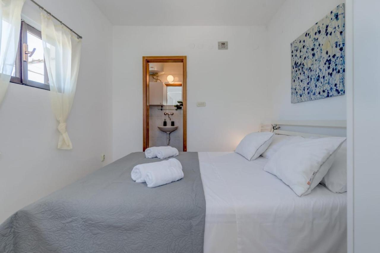 Holiday Home Kalinic Слатине Екстер'єр фото