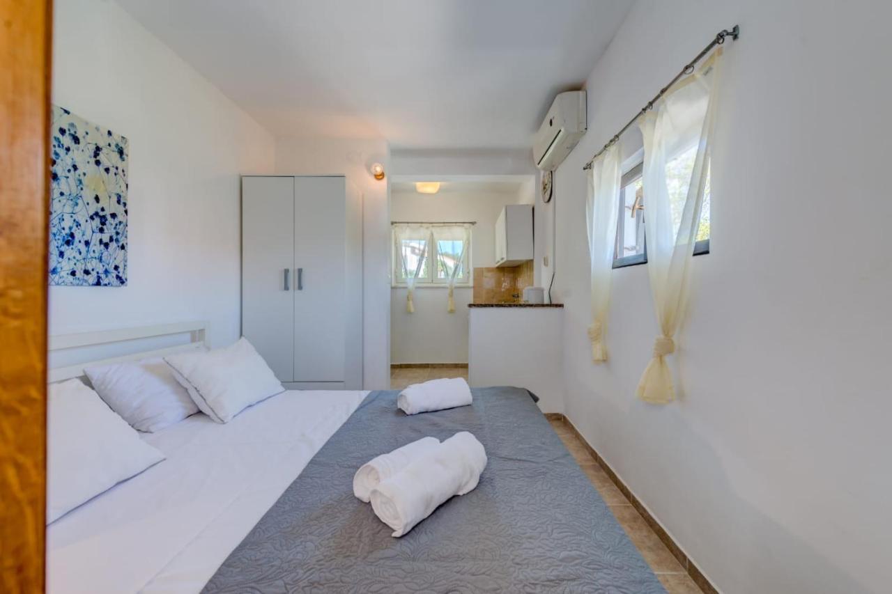 Holiday Home Kalinic Слатине Екстер'єр фото