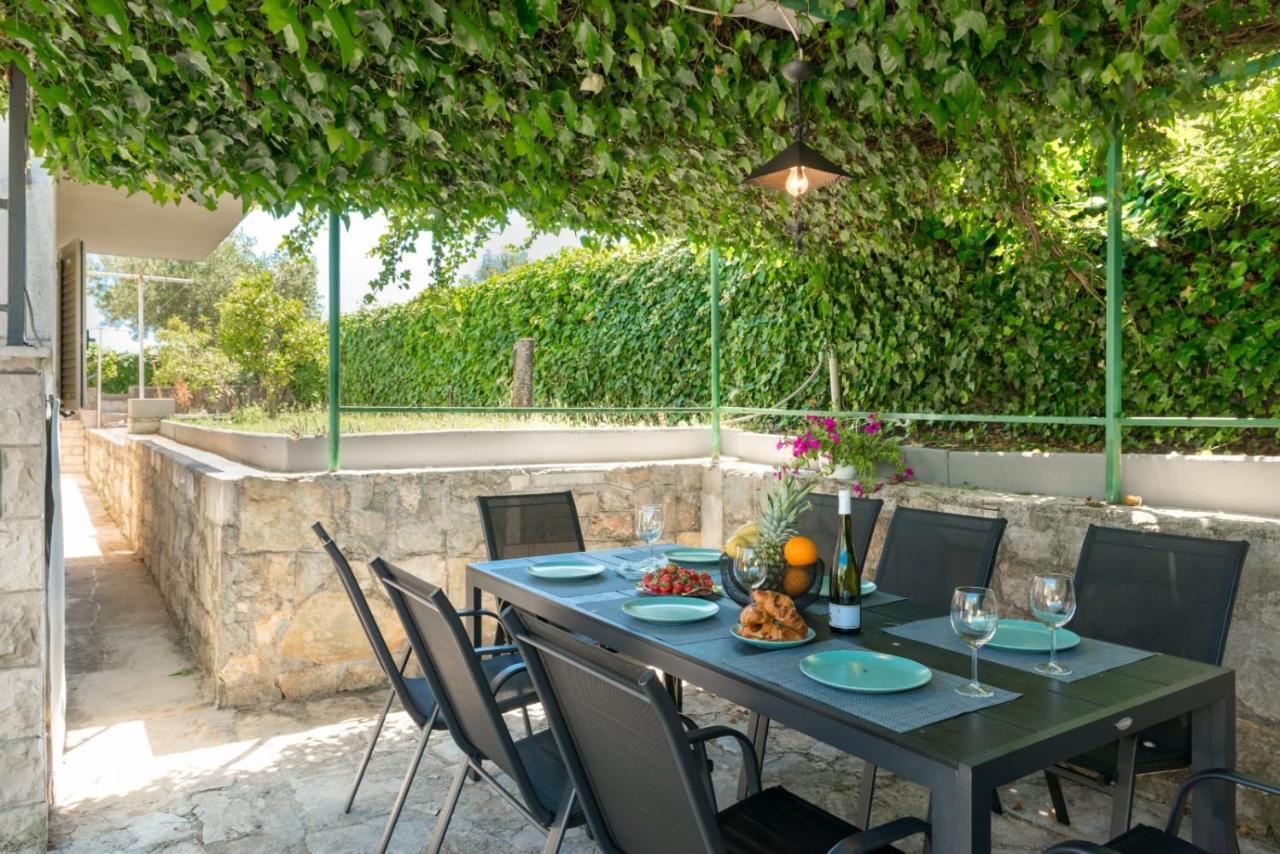Holiday Home Kalinic Слатине Екстер'єр фото